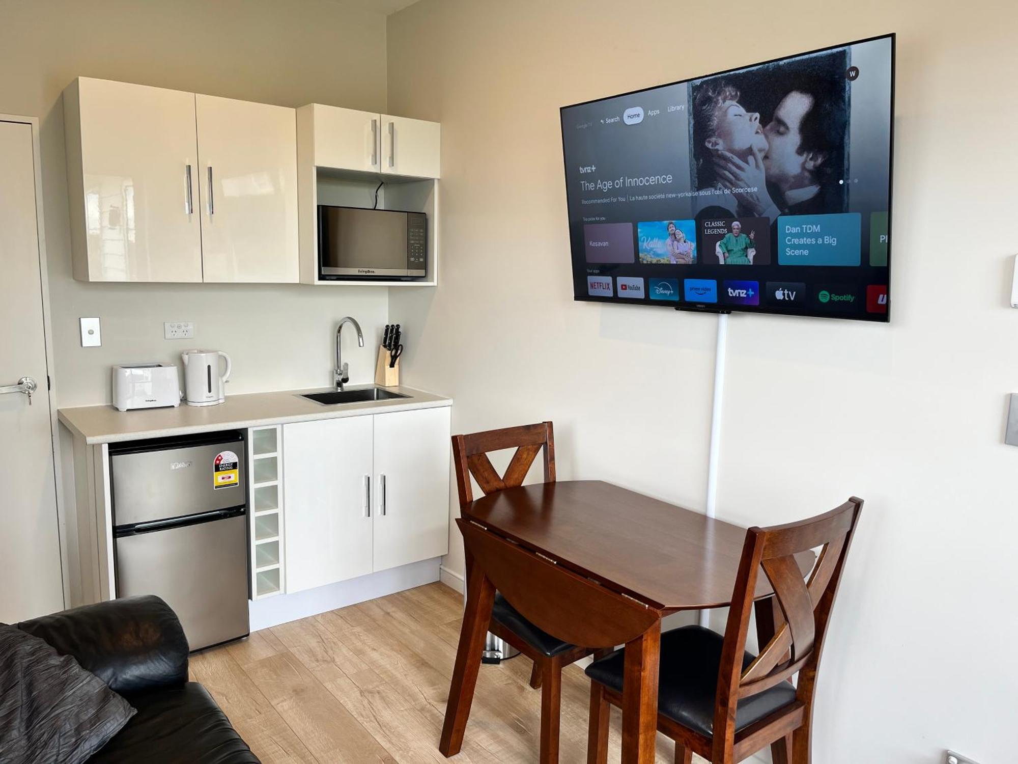 Country Inn Pokeno Екстер'єр фото
