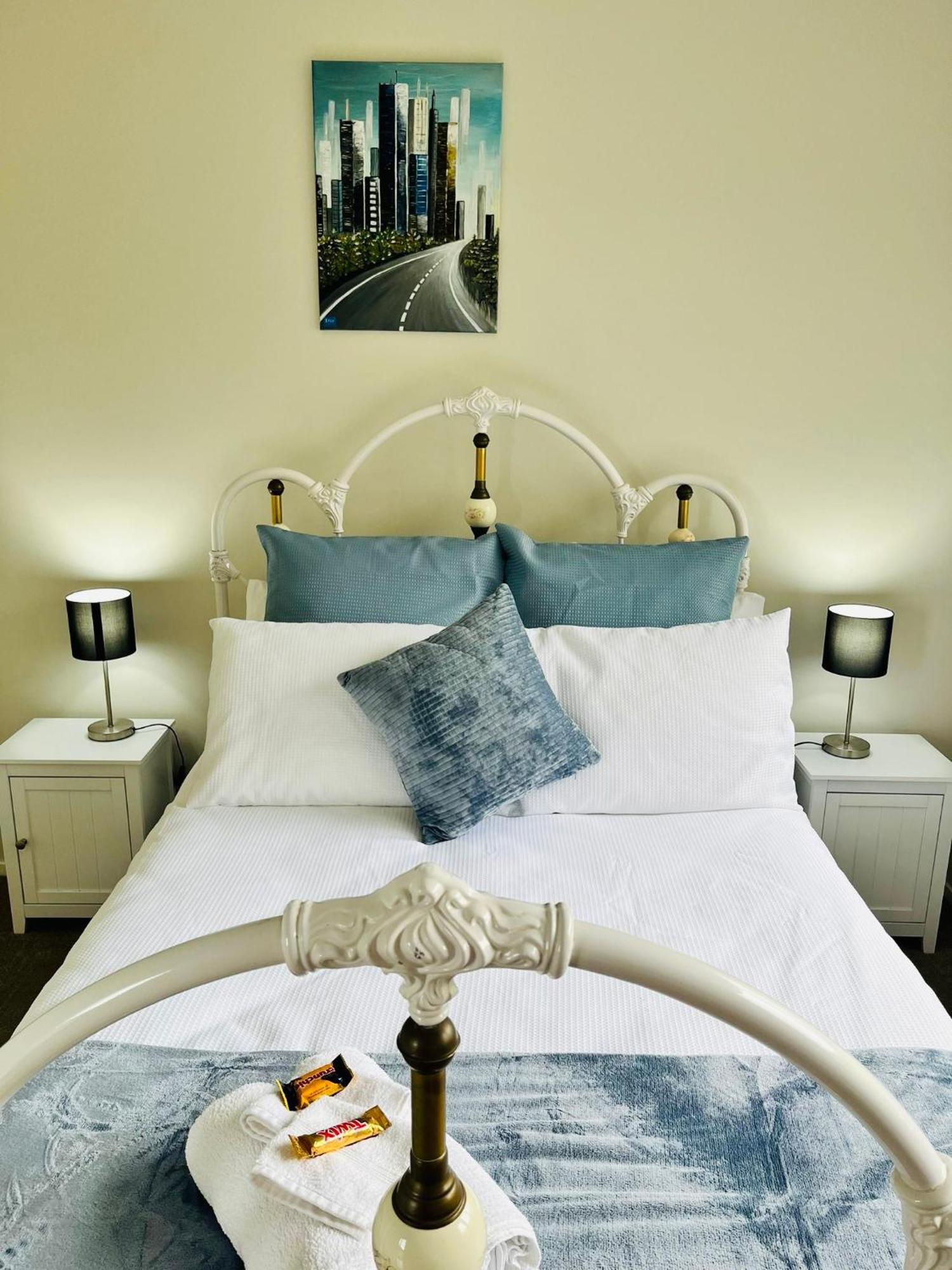 Country Inn Pokeno Екстер'єр фото
